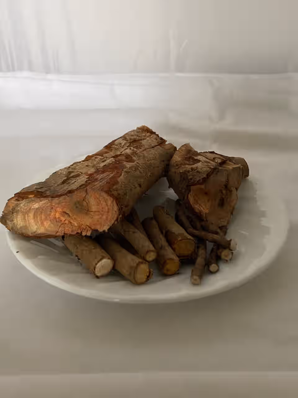 (Sassafras albidum) Sassafras Root